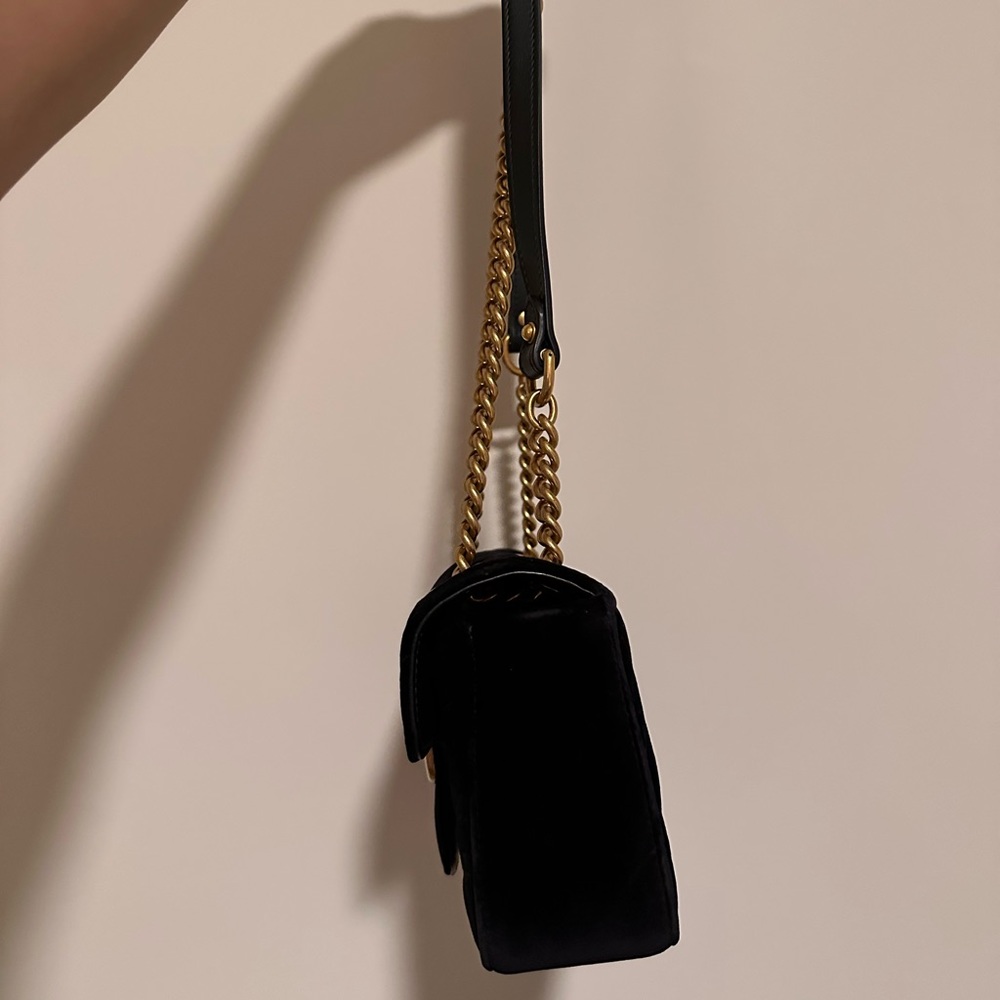 GUCCI Velvet GG Marmont Small Metelasse Shoulder Bag - Picture 4 of 10